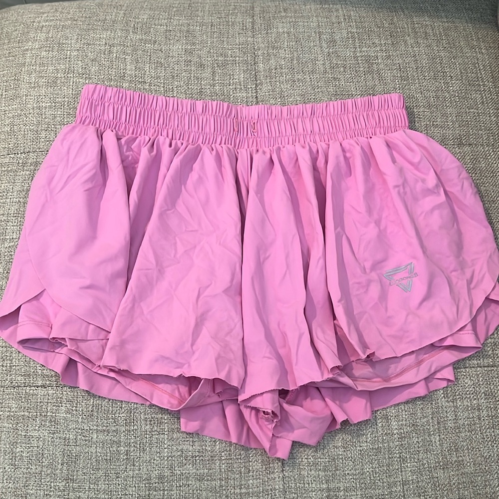pink flowy shorts. (brand) amazon/Luogongzi (size) M